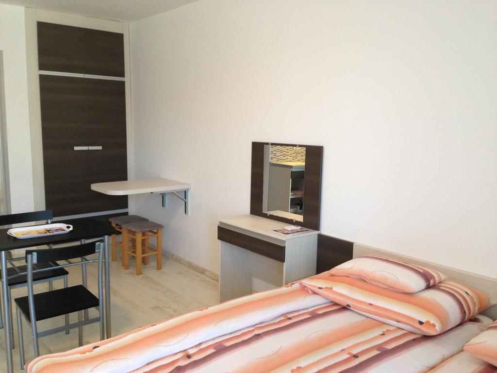 Lovagvar Apartments ギュラ エクステリア 写真
