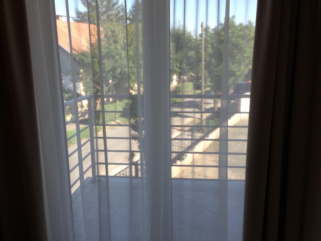 Lovagvar Apartments ギュラ エクステリア 写真