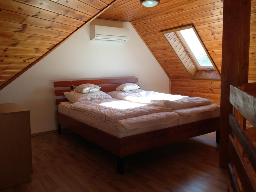 Lovagvar Apartments ギュラ 部屋 写真